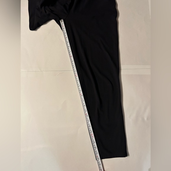 Lululemon Keep Moving Pant High-Rise. Black size 8 - Picture 4 of 11